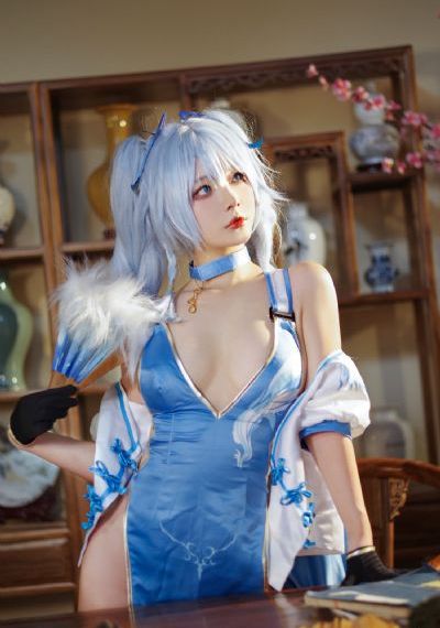 迷人服务员bd高清_BD日韩免费观看